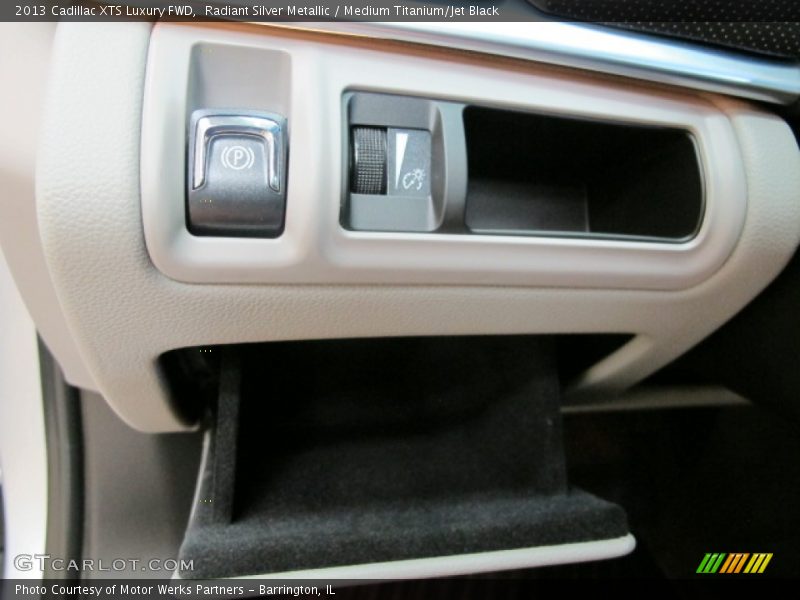Radiant Silver Metallic / Medium Titanium/Jet Black 2013 Cadillac XTS Luxury FWD