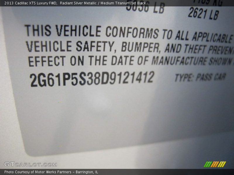 Radiant Silver Metallic / Medium Titanium/Jet Black 2013 Cadillac XTS Luxury FWD
