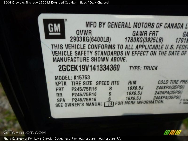 Black / Dark Charcoal 2004 Chevrolet Silverado 1500 LS Extended Cab 4x4