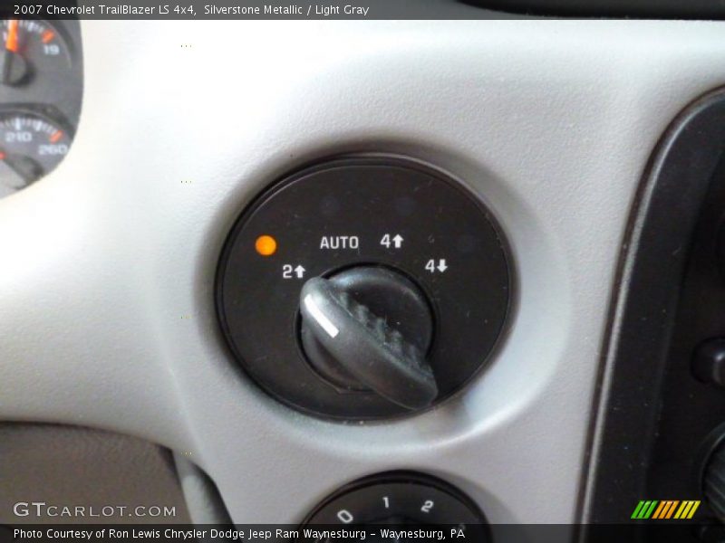 Silverstone Metallic / Light Gray 2007 Chevrolet TrailBlazer LS 4x4