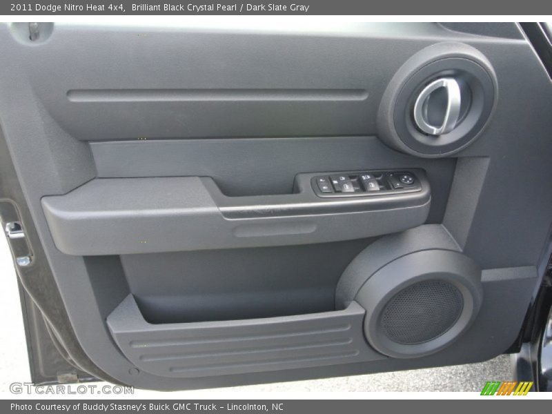 Brilliant Black Crystal Pearl / Dark Slate Gray 2011 Dodge Nitro Heat 4x4