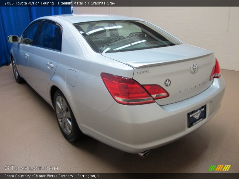 Titanium Metallic / Graphite Gray 2005 Toyota Avalon Touring