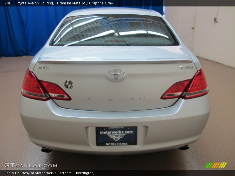 Titanium Metallic / Graphite Gray 2005 Toyota Avalon Touring