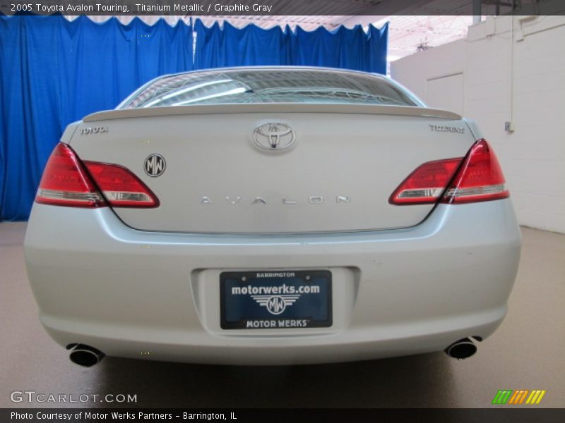 Titanium Metallic / Graphite Gray 2005 Toyota Avalon Touring