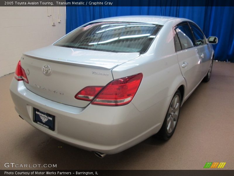Titanium Metallic / Graphite Gray 2005 Toyota Avalon Touring