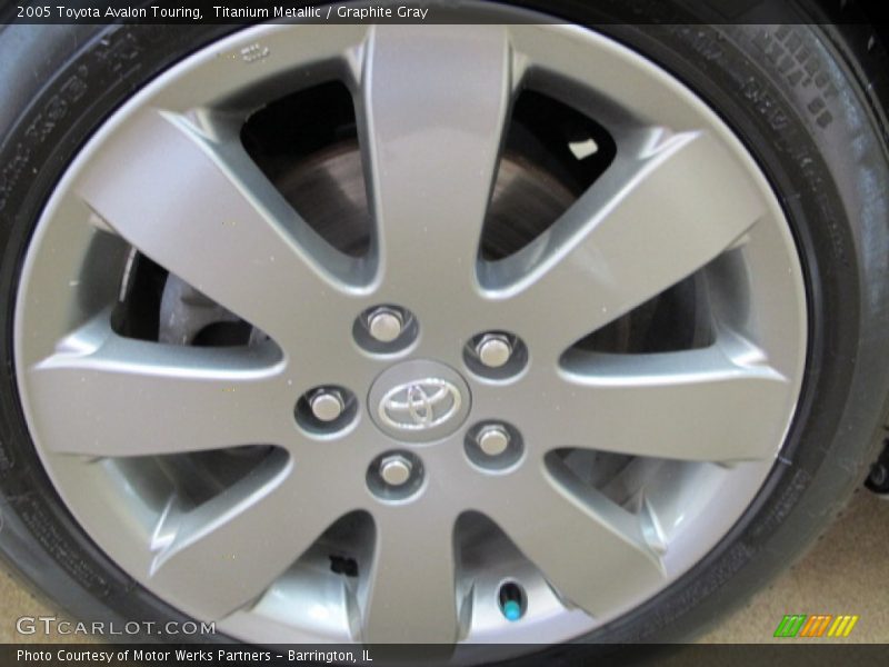 Titanium Metallic / Graphite Gray 2005 Toyota Avalon Touring