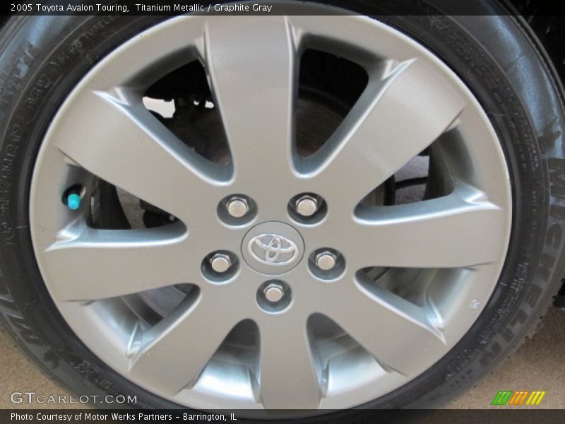 Titanium Metallic / Graphite Gray 2005 Toyota Avalon Touring