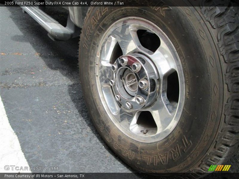 Oxford White / Tan 2005 Ford F250 Super Duty FX4 Crew Cab 4x4