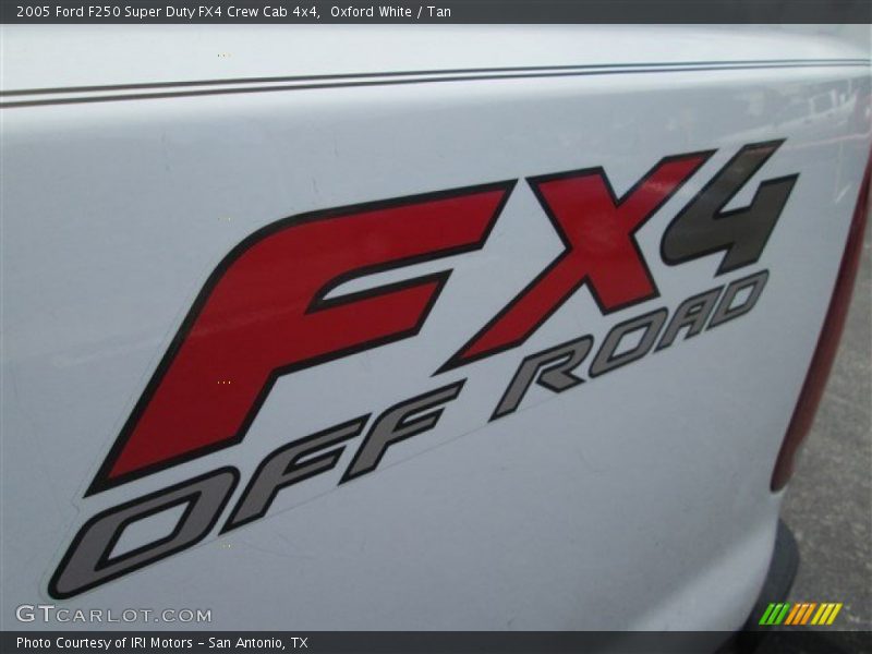 Oxford White / Tan 2005 Ford F250 Super Duty FX4 Crew Cab 4x4