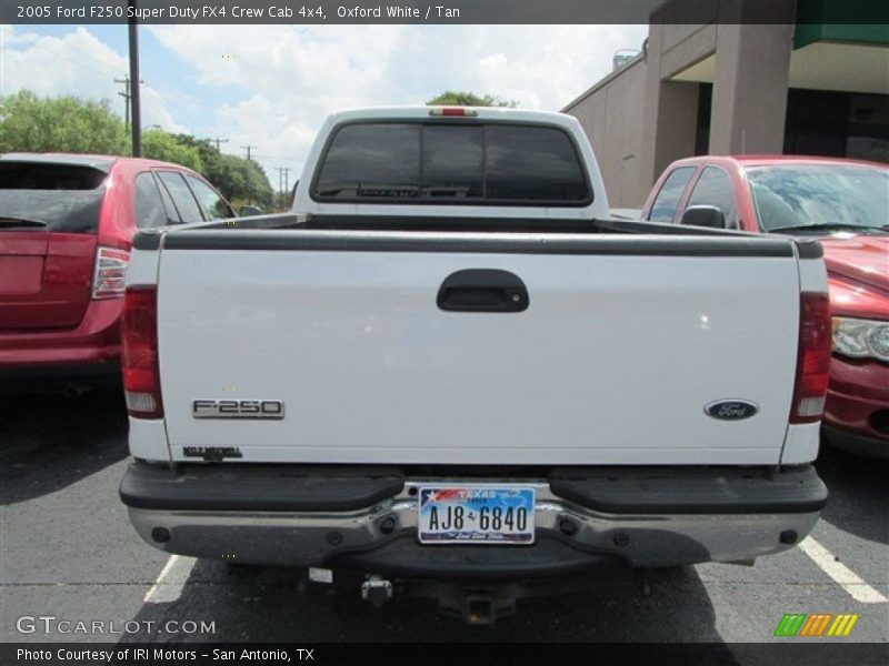 Oxford White / Tan 2005 Ford F250 Super Duty FX4 Crew Cab 4x4