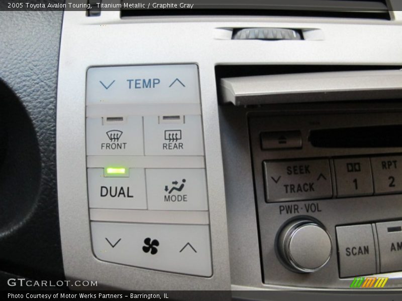 Titanium Metallic / Graphite Gray 2005 Toyota Avalon Touring