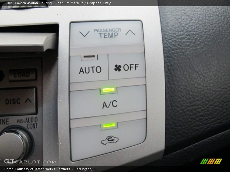 Titanium Metallic / Graphite Gray 2005 Toyota Avalon Touring
