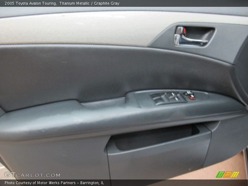 Titanium Metallic / Graphite Gray 2005 Toyota Avalon Touring