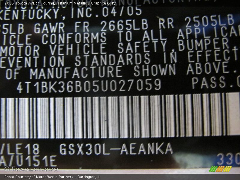 Titanium Metallic / Graphite Gray 2005 Toyota Avalon Touring
