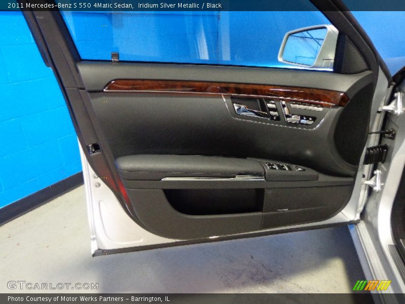 Iridium Silver Metallic / Black 2011 Mercedes-Benz S 550 4Matic Sedan