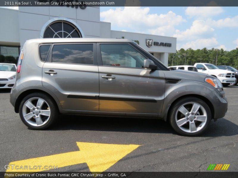 Titanium Gray / Sand/Black Houndstooth Cloth 2011 Kia Soul !