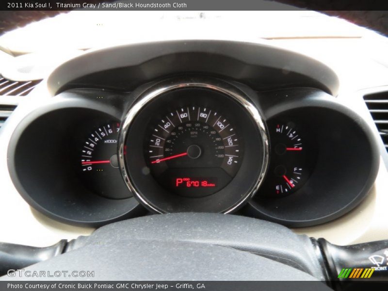 Titanium Gray / Sand/Black Houndstooth Cloth 2011 Kia Soul !