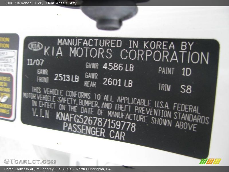 Clear White / Gray 2008 Kia Rondo LX V6