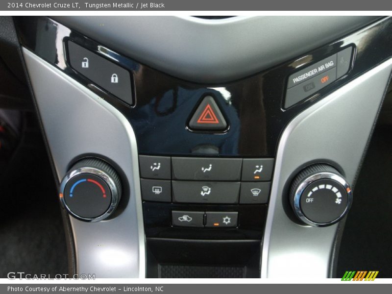 Tungsten Metallic / Jet Black 2014 Chevrolet Cruze LT