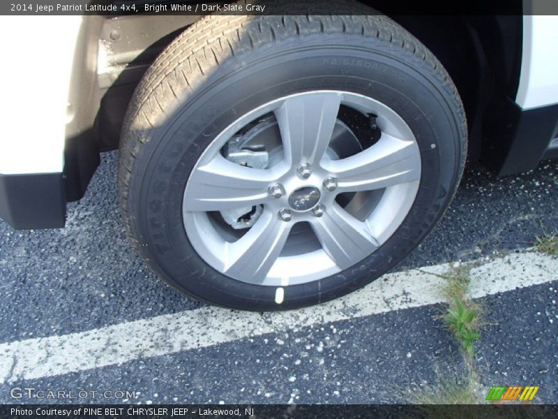 Bright White / Dark Slate Gray 2014 Jeep Patriot Latitude 4x4
