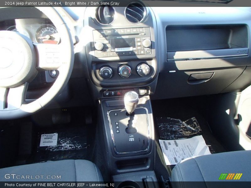 Bright White / Dark Slate Gray 2014 Jeep Patriot Latitude 4x4