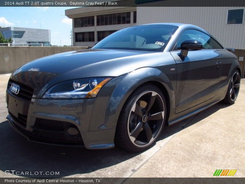 Front 3/4 View of 2014 TT 2.0T quattro Coupe