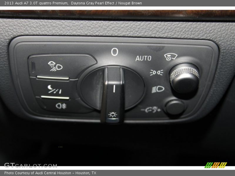 Controls of 2013 A7 3.0T quattro Premium