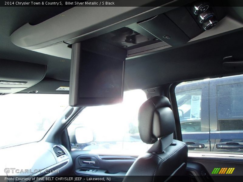 Billet Silver Metallic / S Black 2014 Chrysler Town & Country S