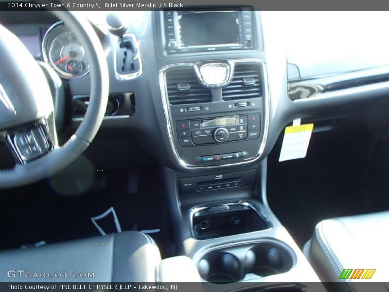 Billet Silver Metallic / S Black 2014 Chrysler Town & Country S