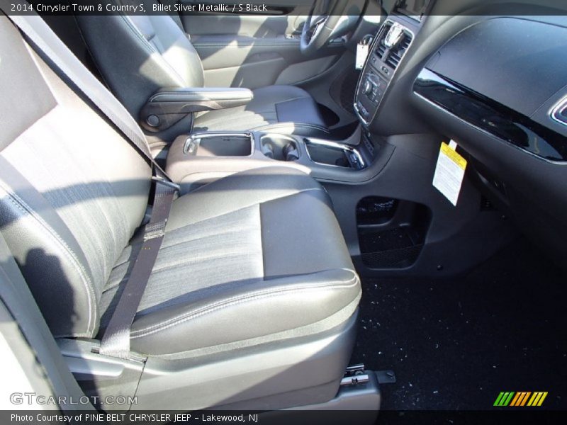 Billet Silver Metallic / S Black 2014 Chrysler Town & Country S
