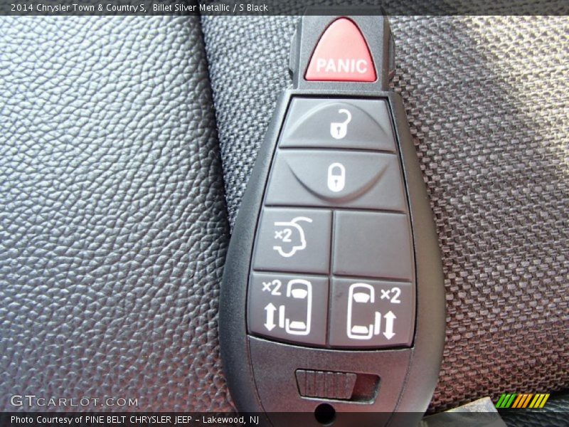 Keys of 2014 Town & Country S