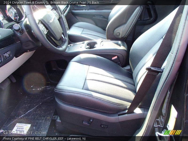 Brilliant Black Crystal Pearl / S Black 2014 Chrysler Town & Country S
