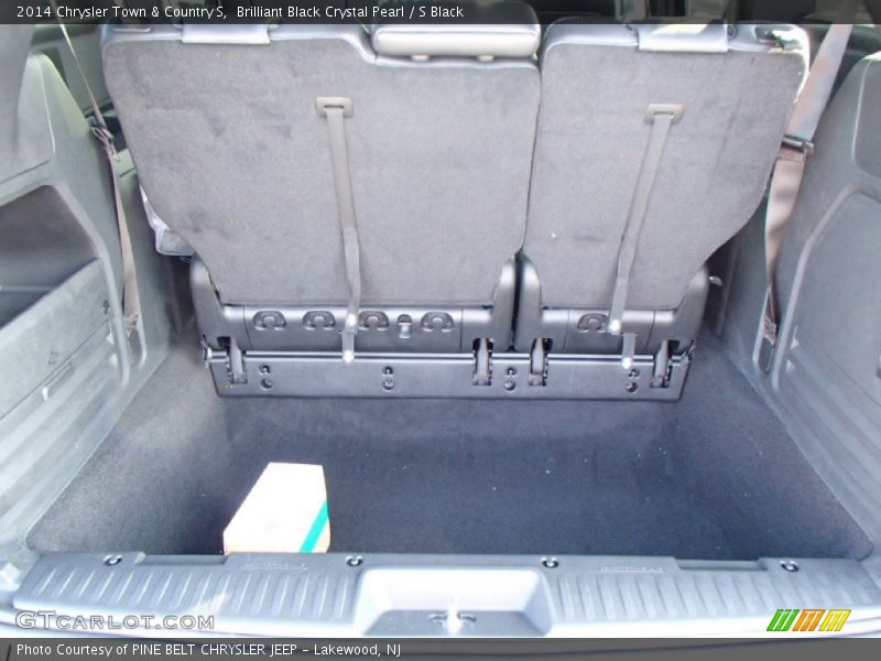 Brilliant Black Crystal Pearl / S Black 2014 Chrysler Town & Country S