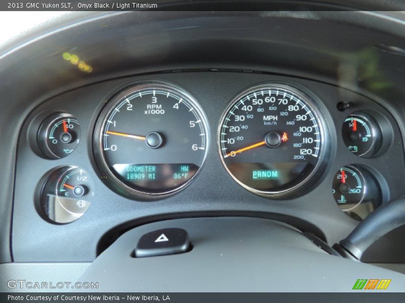 Onyx Black / Light Titanium 2013 GMC Yukon SLT