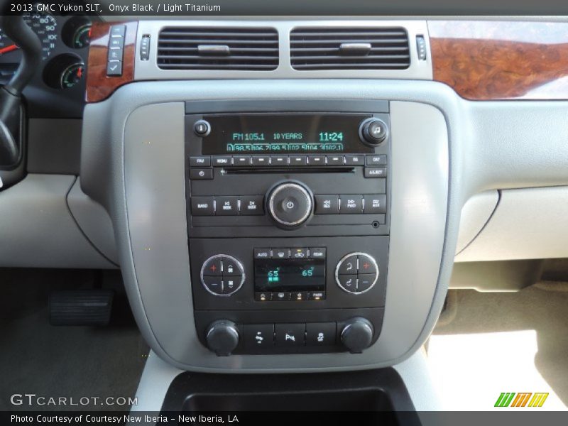 Onyx Black / Light Titanium 2013 GMC Yukon SLT