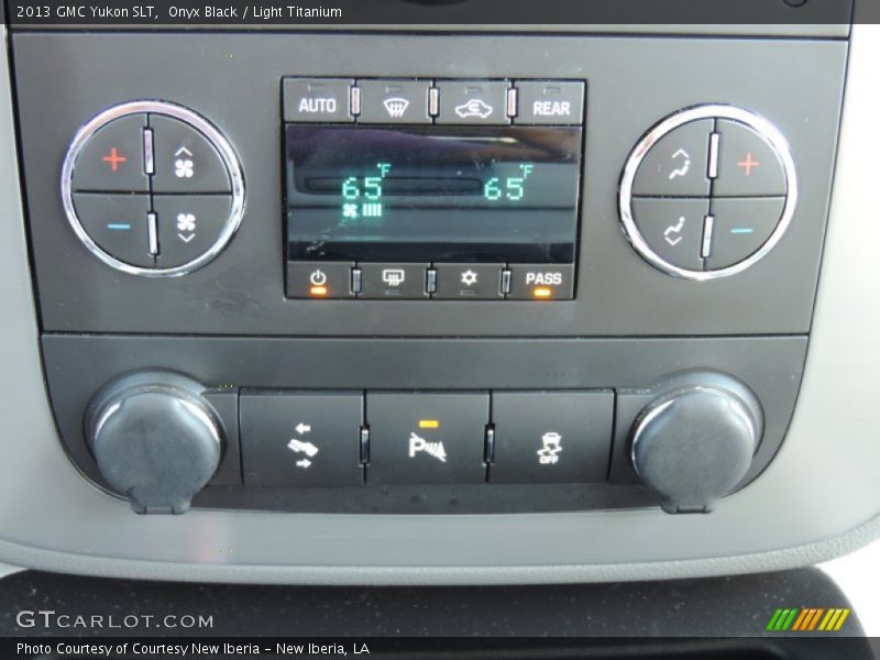 Onyx Black / Light Titanium 2013 GMC Yukon SLT