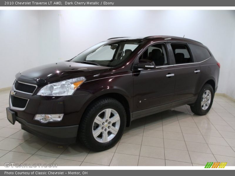 Front 3/4 View of 2010 Traverse LT AWD