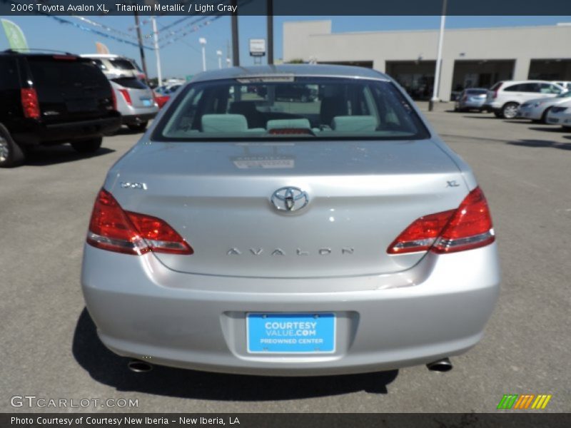Titanium Metallic / Light Gray 2006 Toyota Avalon XL