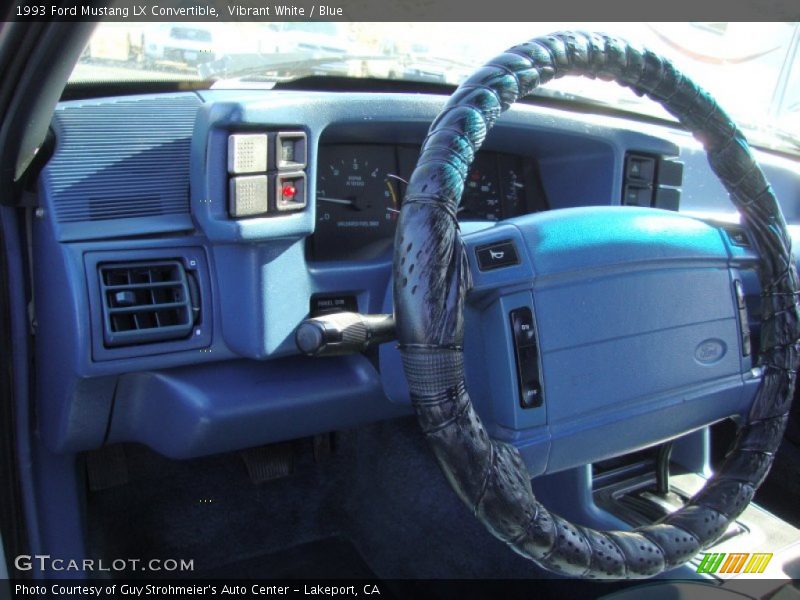 Vibrant White / Blue 1993 Ford Mustang LX Convertible