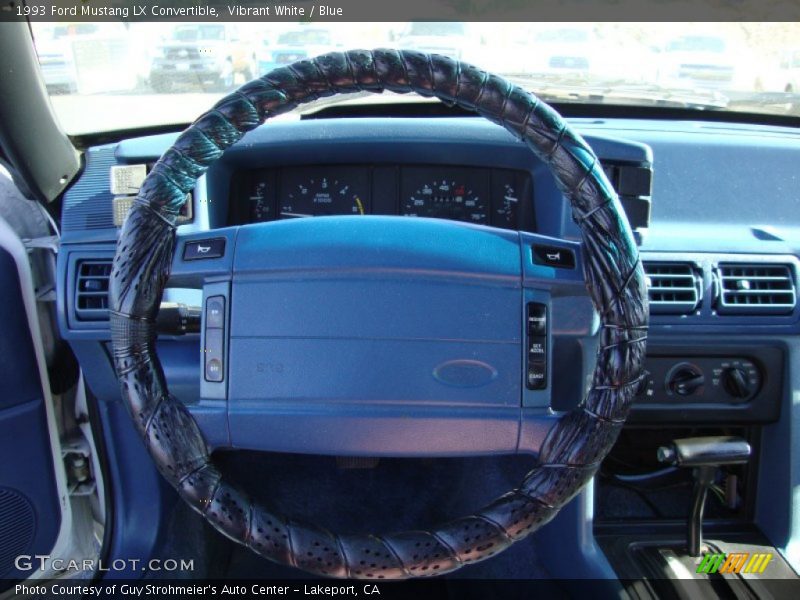 Vibrant White / Blue 1993 Ford Mustang LX Convertible
