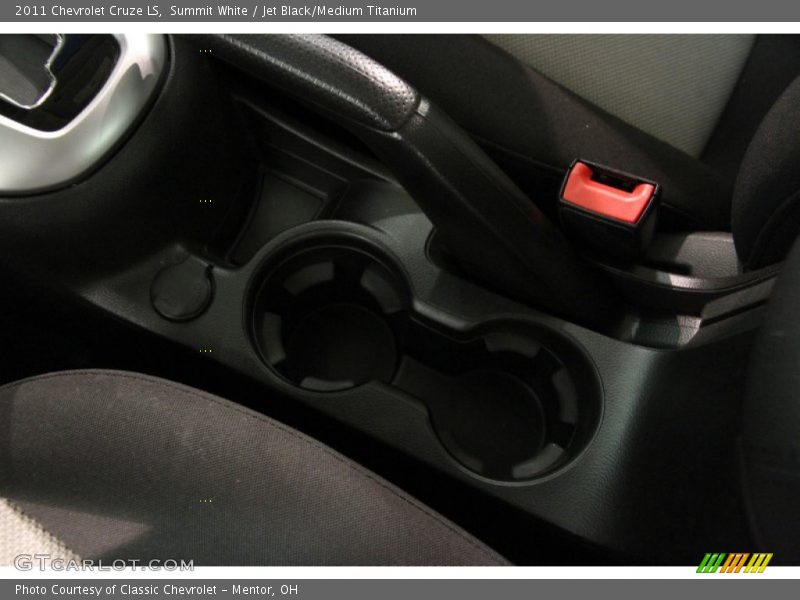 Summit White / Jet Black/Medium Titanium 2011 Chevrolet Cruze LS