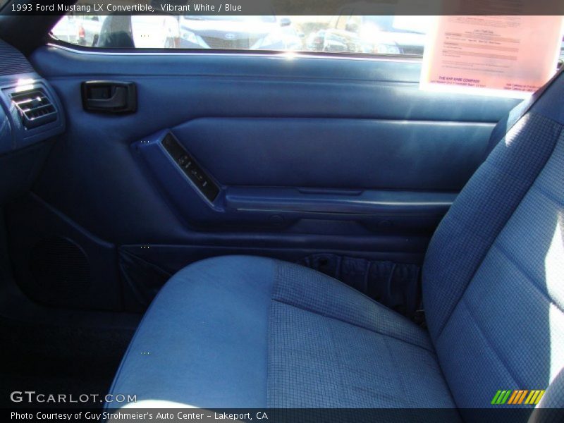 Vibrant White / Blue 1993 Ford Mustang LX Convertible