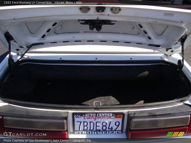 Vibrant White / Blue 1993 Ford Mustang LX Convertible