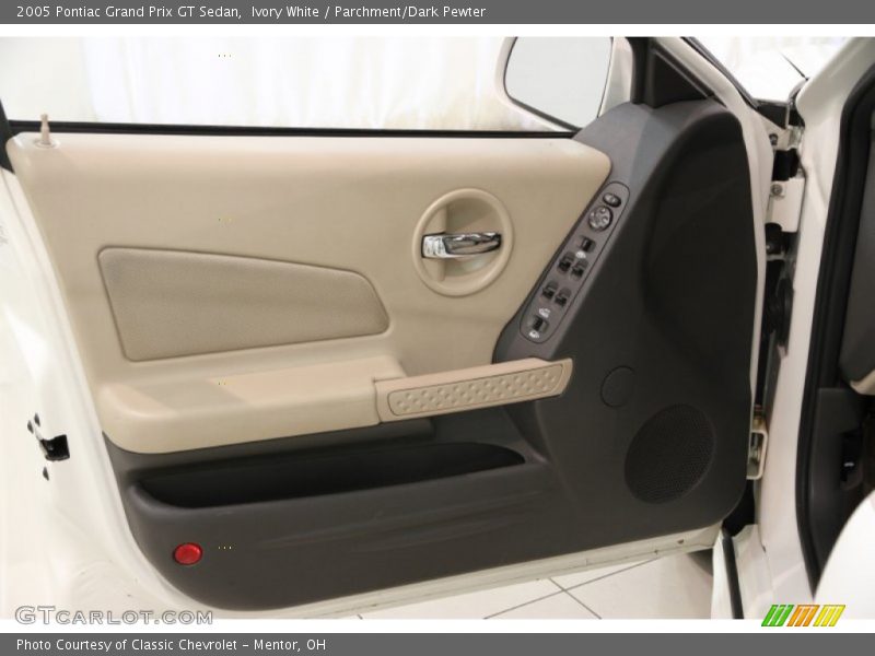 Door Panel of 2005 Grand Prix GT Sedan