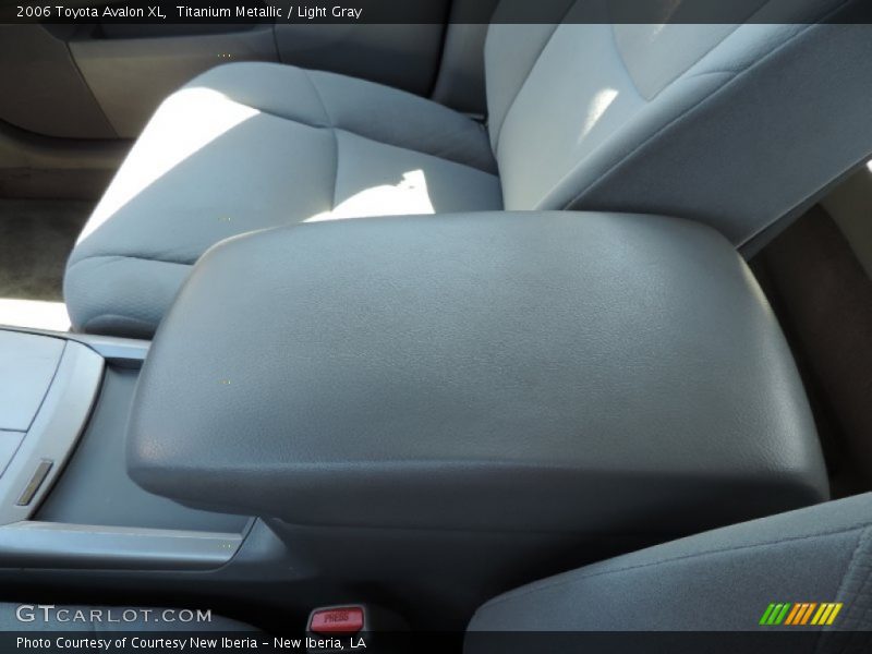 Titanium Metallic / Light Gray 2006 Toyota Avalon XL