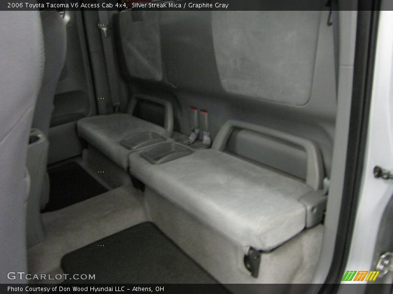 Silver Streak Mica / Graphite Gray 2006 Toyota Tacoma V6 Access Cab 4x4