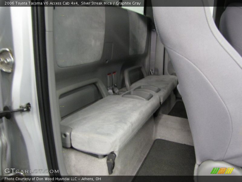 Silver Streak Mica / Graphite Gray 2006 Toyota Tacoma V6 Access Cab 4x4