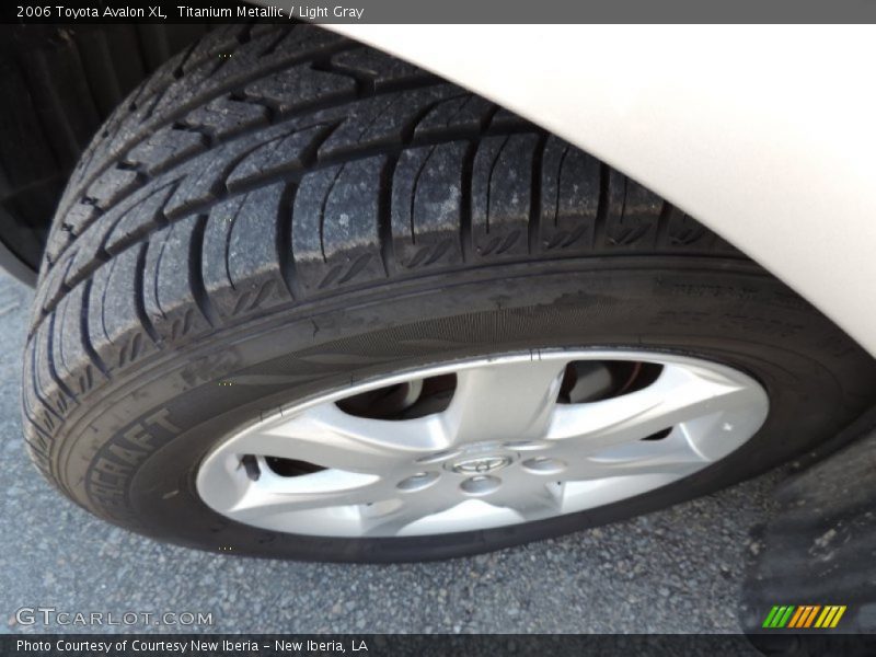 Titanium Metallic / Light Gray 2006 Toyota Avalon XL