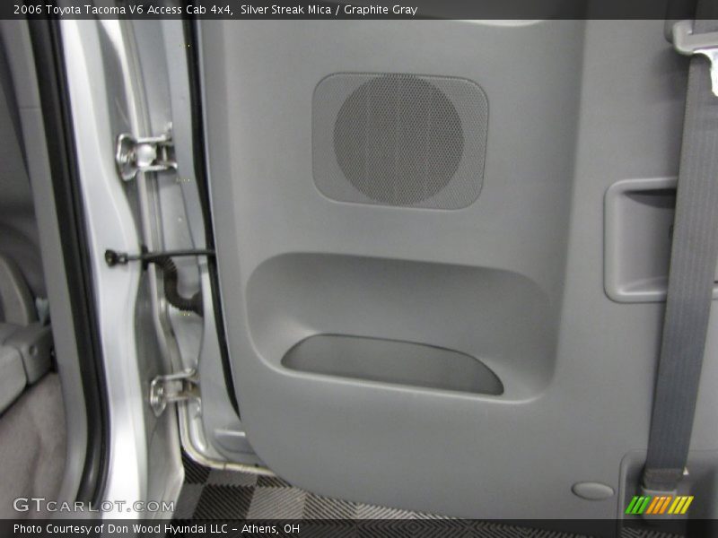 Silver Streak Mica / Graphite Gray 2006 Toyota Tacoma V6 Access Cab 4x4
