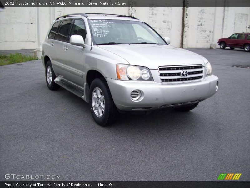 Millennium Silver Metallic / Gray 2002 Toyota Highlander V6 4WD